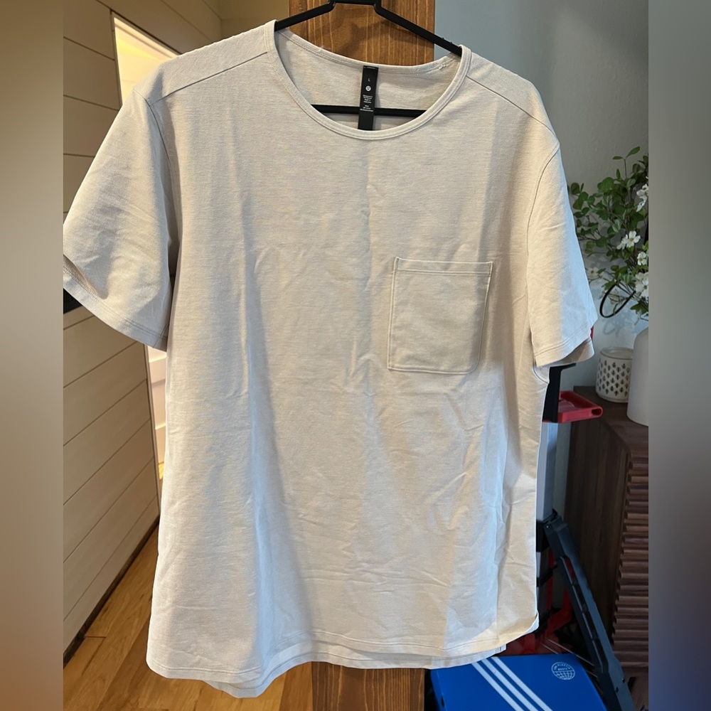 Lululemon Relaxed Fit Tee
Color: Raw Linen/white
Size: L